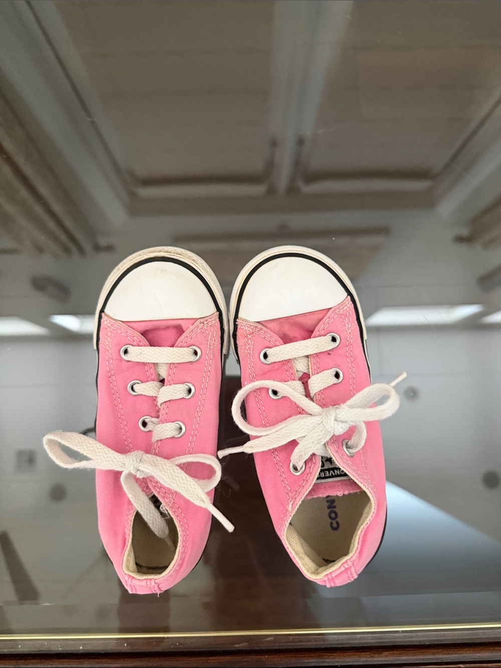 Chuck Taylor’s All Star Converse Kids Pink Canvas Low-Top Sneakers